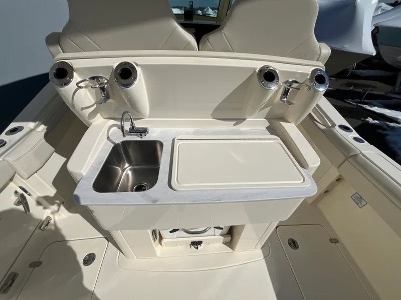 Slide: The Image of Scout 305 LXF 2026 - 18