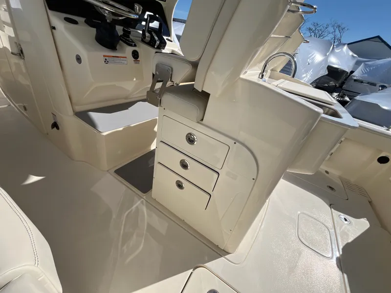 Slide: The Image of Scout 305 LXF 2026 - 19