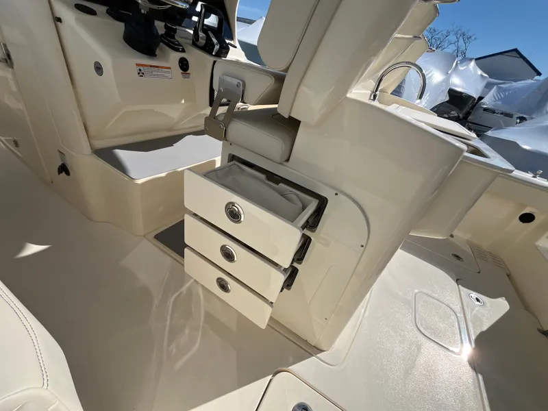 Slide: The Image of Scout 305 LXF 2026 - 20