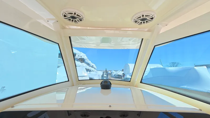 Slide: The Image of Scout 305 LXF 2026 - 24