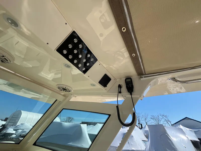 Slide: The Image of Scout 305 LXF 2026 - 31