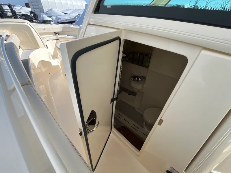 Slide: The Image of Scout 305 LXF 2026 - 35