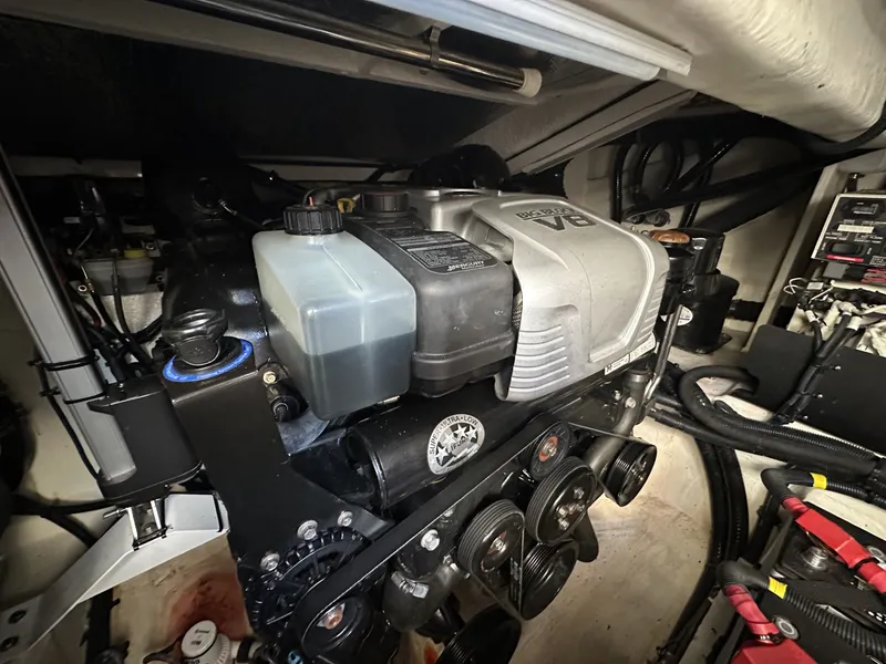 Slide: The Image of Sea Ray 370 SUNDANCER 2024 - 53