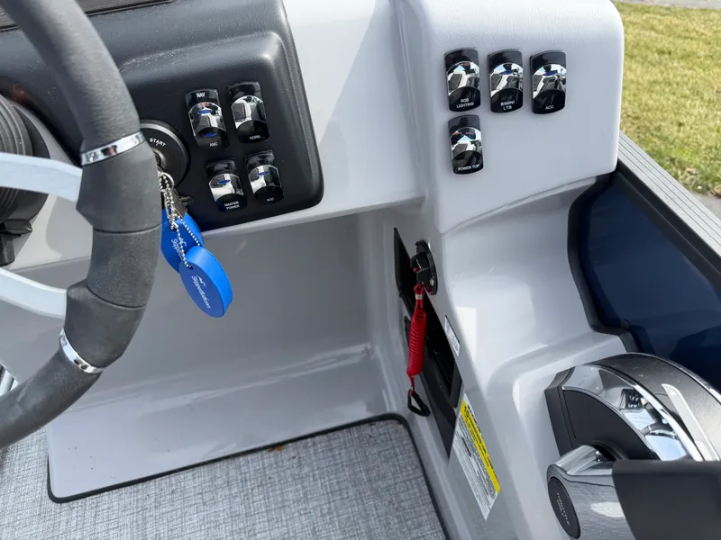 Slide: The Image of Harris 210 Cruiser 2025 - 8