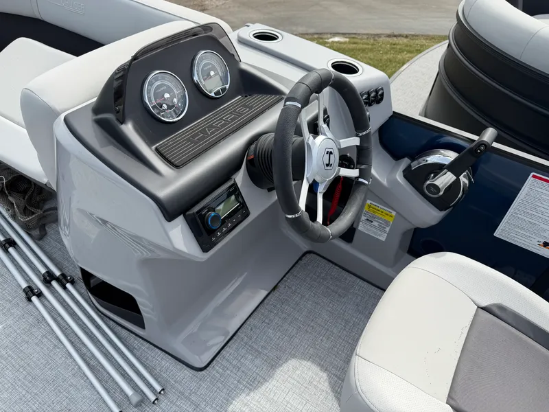 Slide: The Image of Harris 210 Cruiser 2025 - 9