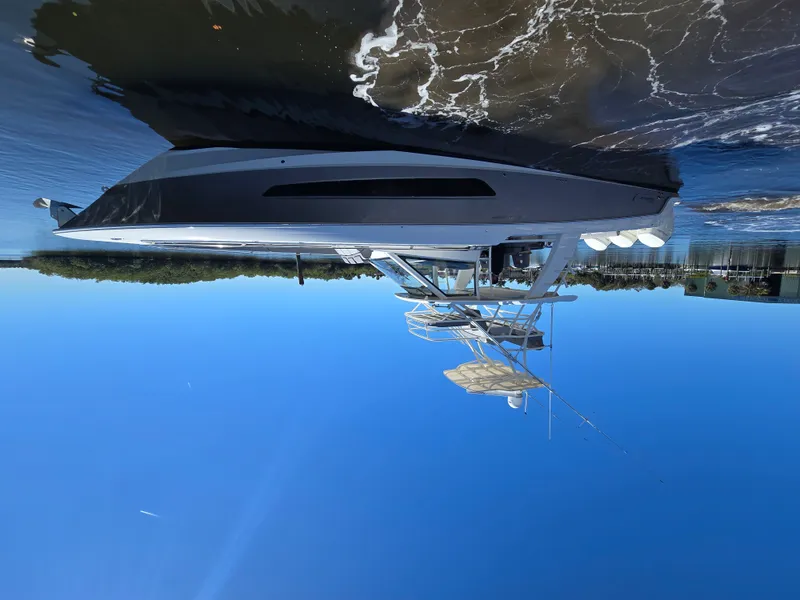 Slide: The Image of Boston Whaler 420 OUTRAGE 2023 - 28