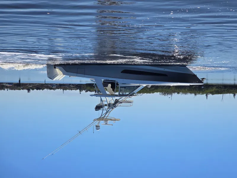 Slide: The Image of Boston Whaler 420 OUTRAGE 2023 - 29