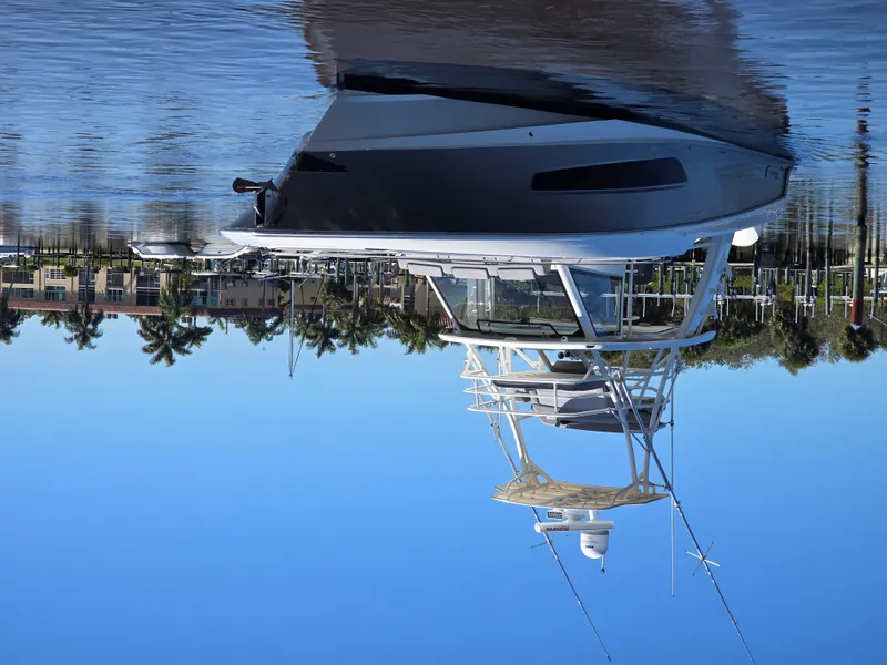 Slide: The Image of Boston Whaler 420 OUTRAGE 2023 - 35