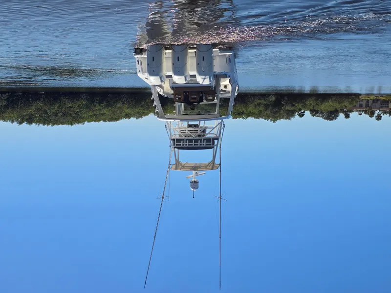 Slide: The Image of Boston Whaler 420 OUTRAGE 2023 - 6