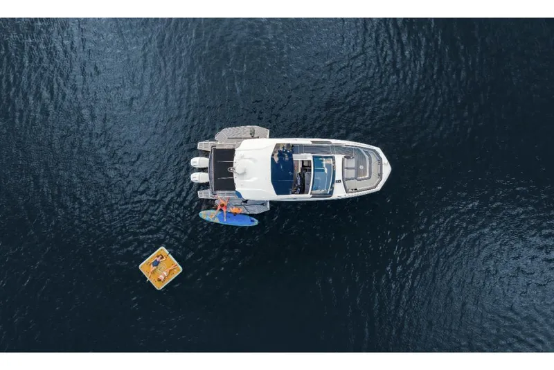 Slide: The Image of Galeon 375 GTO 2023 - 101