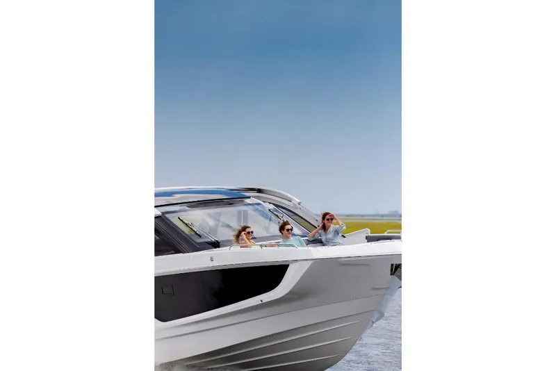 Slide: The Image of Galeon 375 GTO 2023 - 125