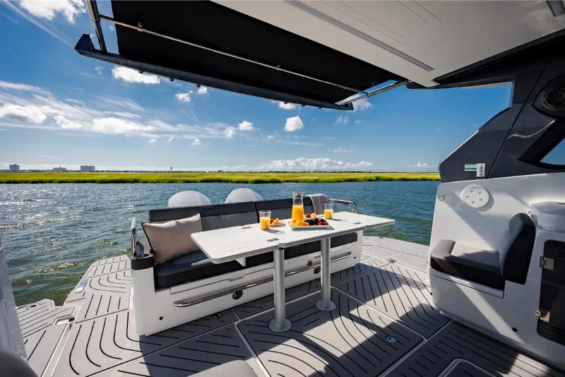 Slide: The Image of Galeon 375 GTO 2023 - 256