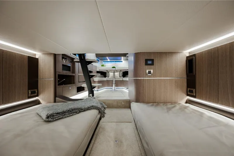 Slide: The Image of Galeon 375 GTO 2023 - 26