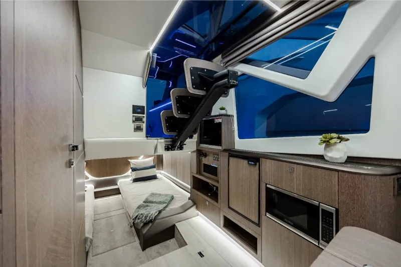 Slide: The Image of Galeon 375 GTO 2023 - 48