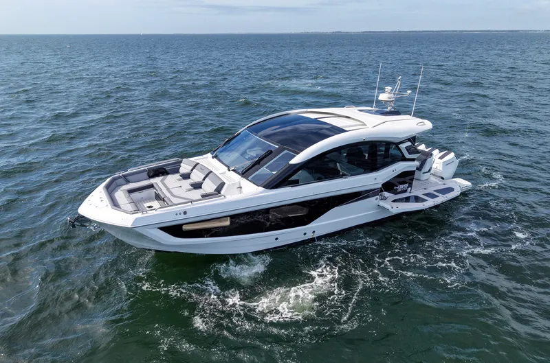 Slide: The Image of Galeon 435 GTO 2026 - 24