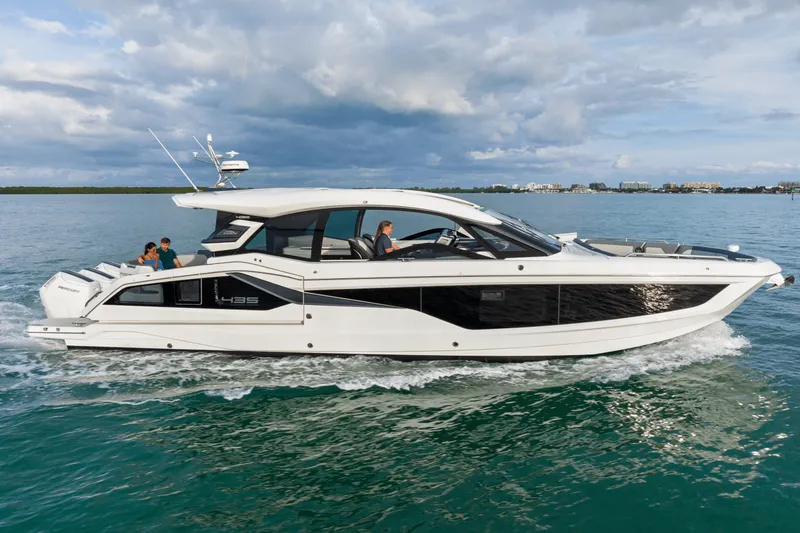 Slide: The Image of Galeon 435 GTO 2026 - 8