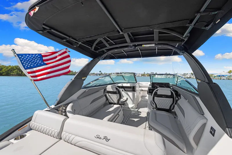 Slide: The Image of Sea Ray 260 SLX OB 2024 - 11