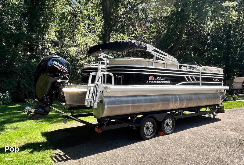 The Image of Sun Tracker Party Barge 22 RFDLX 2021 - 16630981