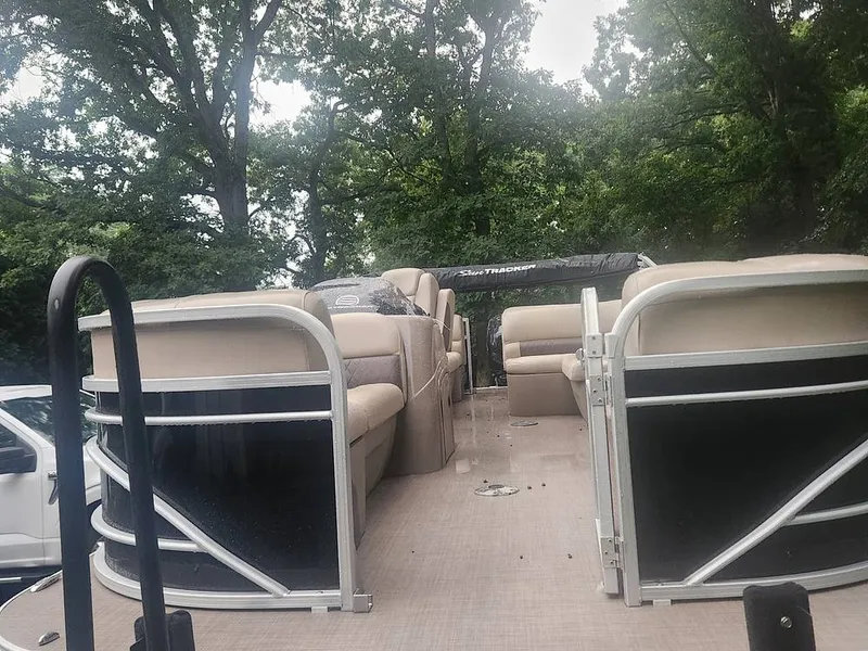 Slide: The Image of Sun Tracker Party Barge 22 RFDLX 2021 - 16587766