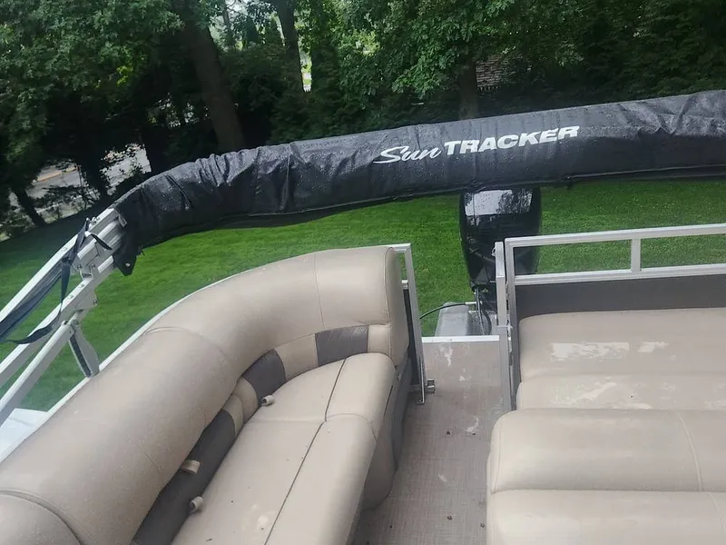 Slide: The Image of Sun Tracker Party Barge 22 RFDLX 2021 - 16587767