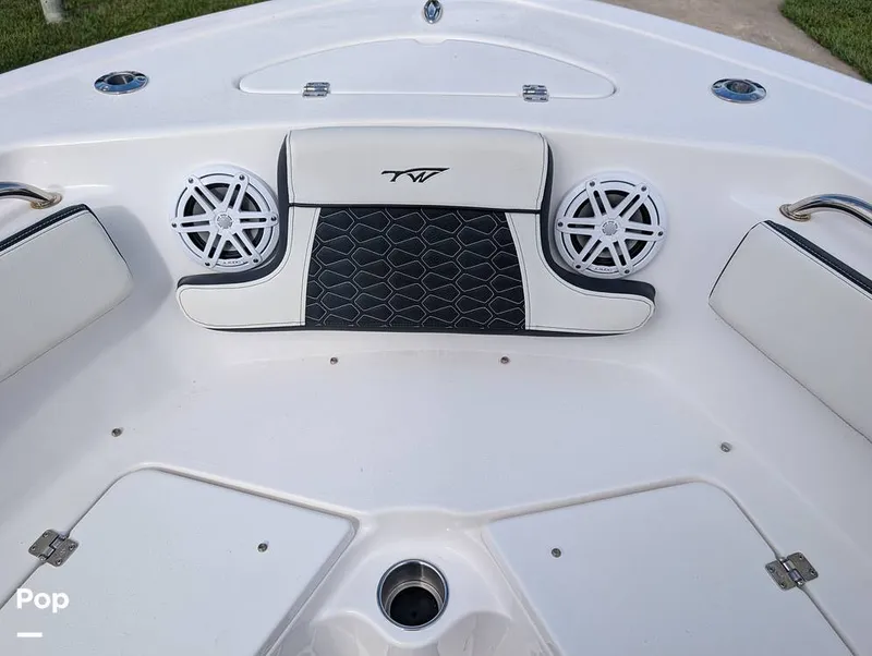 Slide: The Image of Tidewater 210 LXF 2026 - 16624184