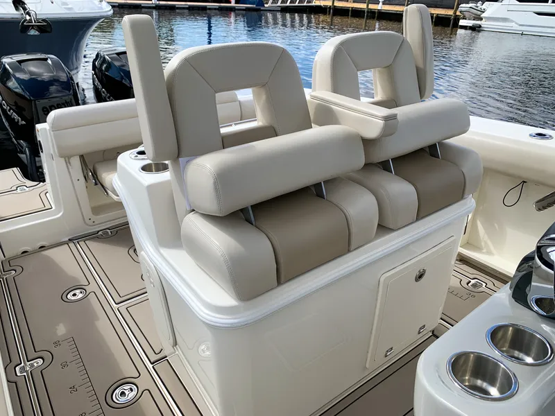 Slide: The Image of Boston Whaler 280 OUTRAGE 2017 - 10