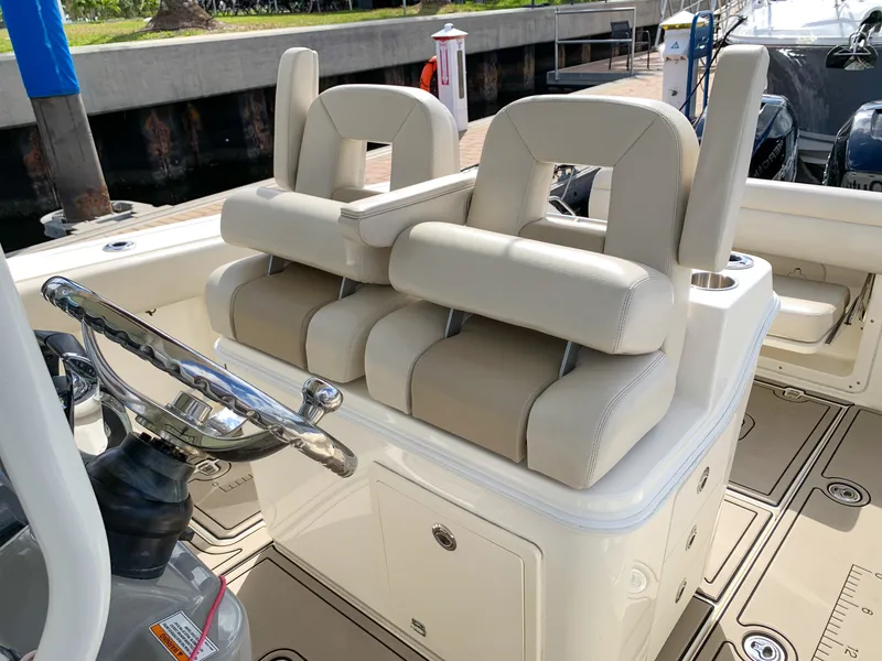 Slide: The Image of Boston Whaler 280 OUTRAGE 2017 - 11