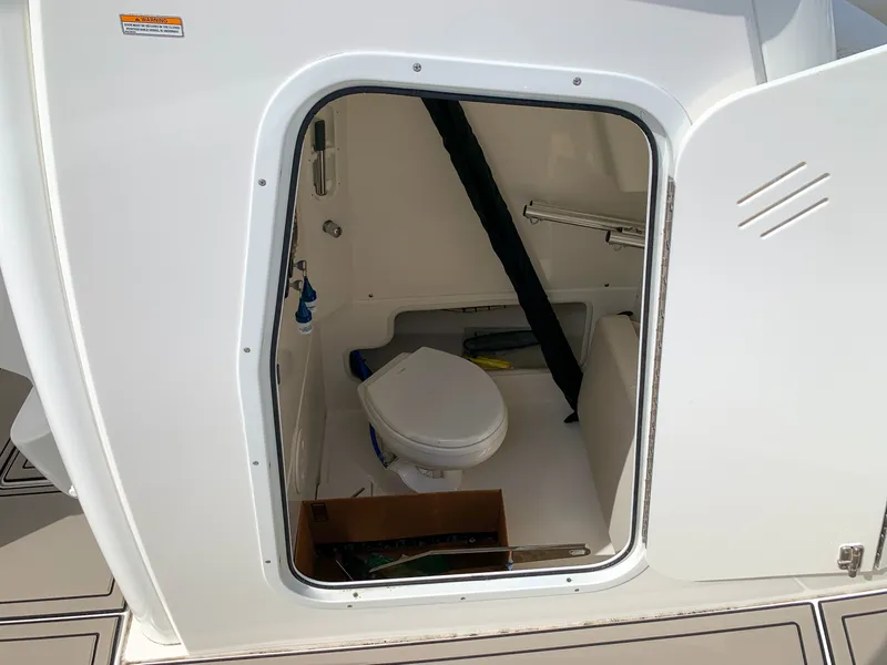 Slide: The Image of Boston Whaler 280 OUTRAGE 2017 - 15