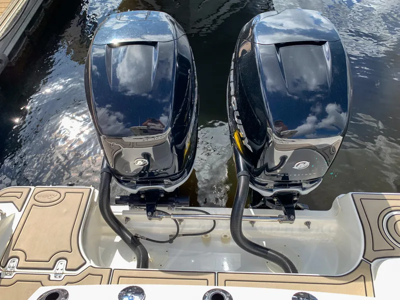 Slide: The Image of Boston Whaler 280 OUTRAGE 2017 - 18