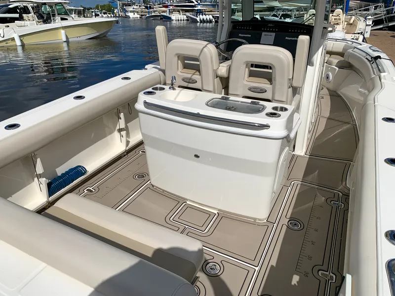Slide: The Image of Boston Whaler 280 OUTRAGE 2017 - 2