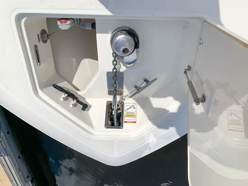 Slide: The Image of Boston Whaler 280 OUTRAGE 2017 - 26