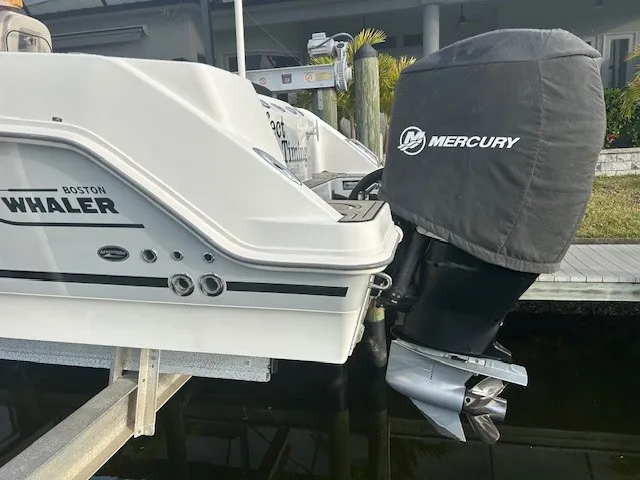 Slide: The Image of Boston Whaler 280 OUTRAGE 2017 - 45