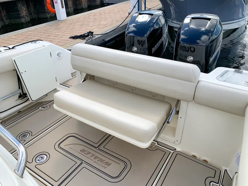 Slide: The Image of Boston Whaler 280 OUTRAGE 2017 - 7