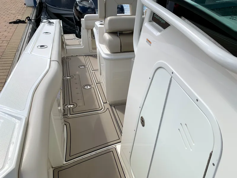 Slide: The Image of Boston Whaler 280 OUTRAGE 2017 - 9