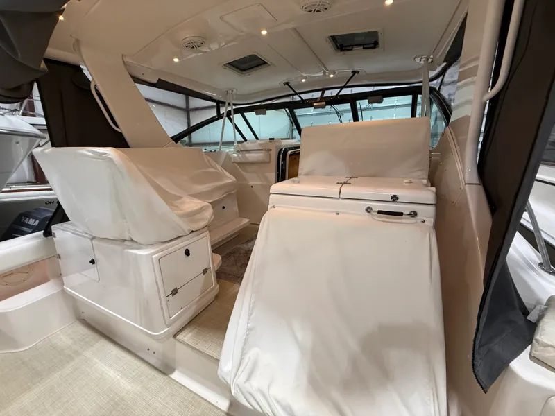 Slide: The Image of Tiara 3500 OPEN 2000 - 11