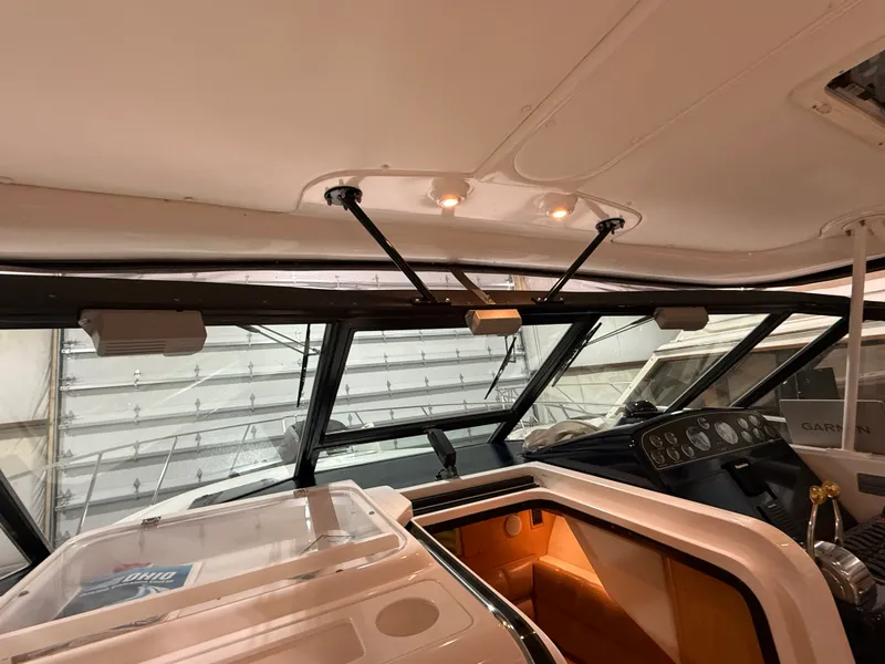 Slide: The Image of Tiara 3500 OPEN 2000 - 33