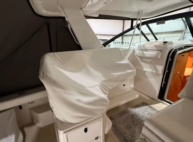 Slide: The Image of Tiara 3500 OPEN 2000 - 6