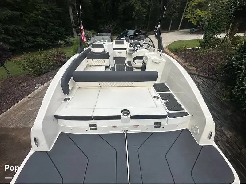 Slide: The Image of Bayliner DX2250 2021 - 16704693