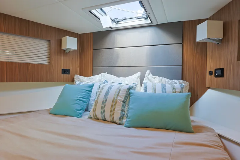 Slide: The Image of Cruisers 42 Cantius 2026 - 24