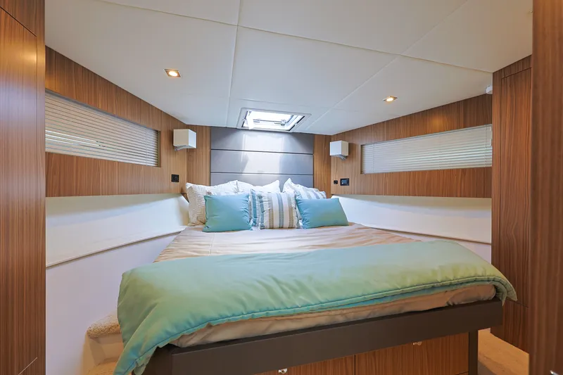 Slide: The Image of Cruisers 42 Cantius 2026 - 25
