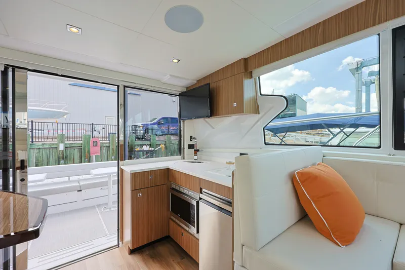 Slide: The Image of Cruisers 42 Cantius 2026 - 27