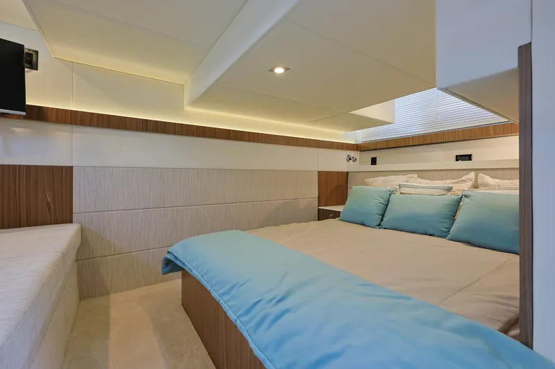 Slide: The Image of Cruisers 42 Cantius 2026 - 37