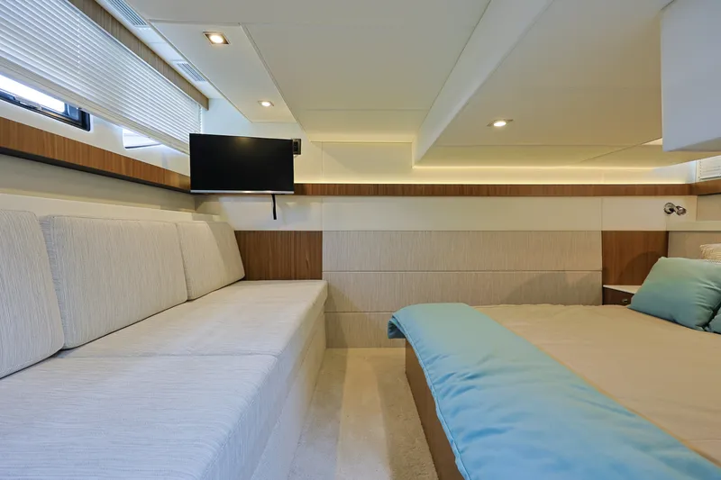 Slide: The Image of Cruisers 42 Cantius 2026 - 38