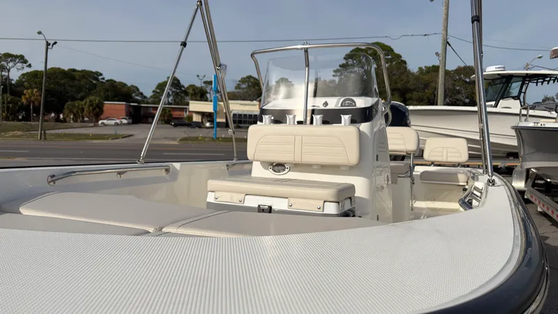 Slide: The Image of Boston Whaler 170 Montauk 2026 - 32