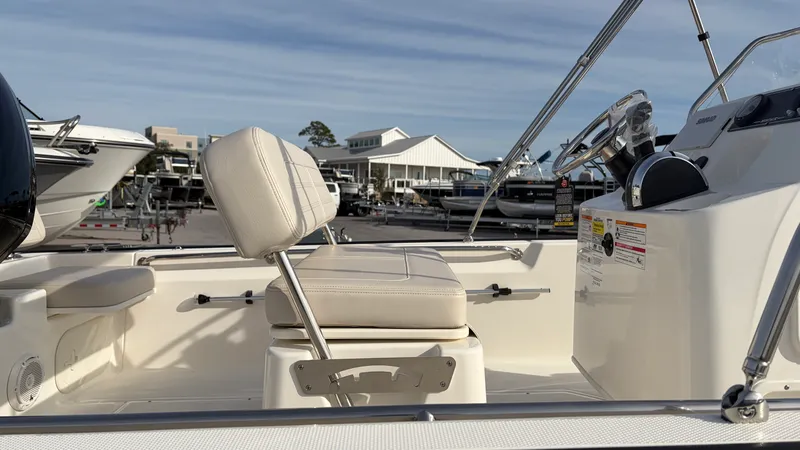 Slide: The Image of Boston Whaler 170 Montauk 2026 - 8