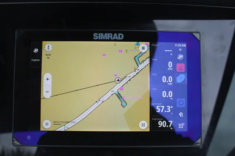 Slide: The Image of Sea Ray 230 SPX OB 2024 - 18