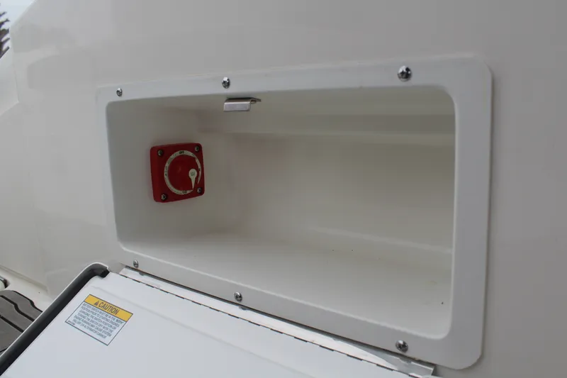 Slide: The Image of Sea Ray 230 SPX OB 2024 - 39