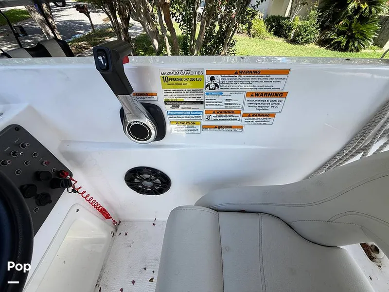 Slide: The Image of Hurricane SunDeck 187 Outboard 2021 - 16648530