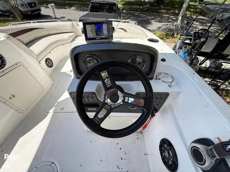 Slide: The Image of Hurricane SunDeck 187 Outboard 2021 - 16648531