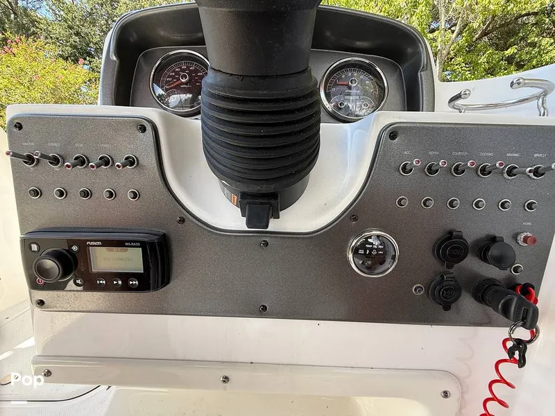 Slide: The Image of Hurricane SunDeck 187 Outboard 2021 - 16648536